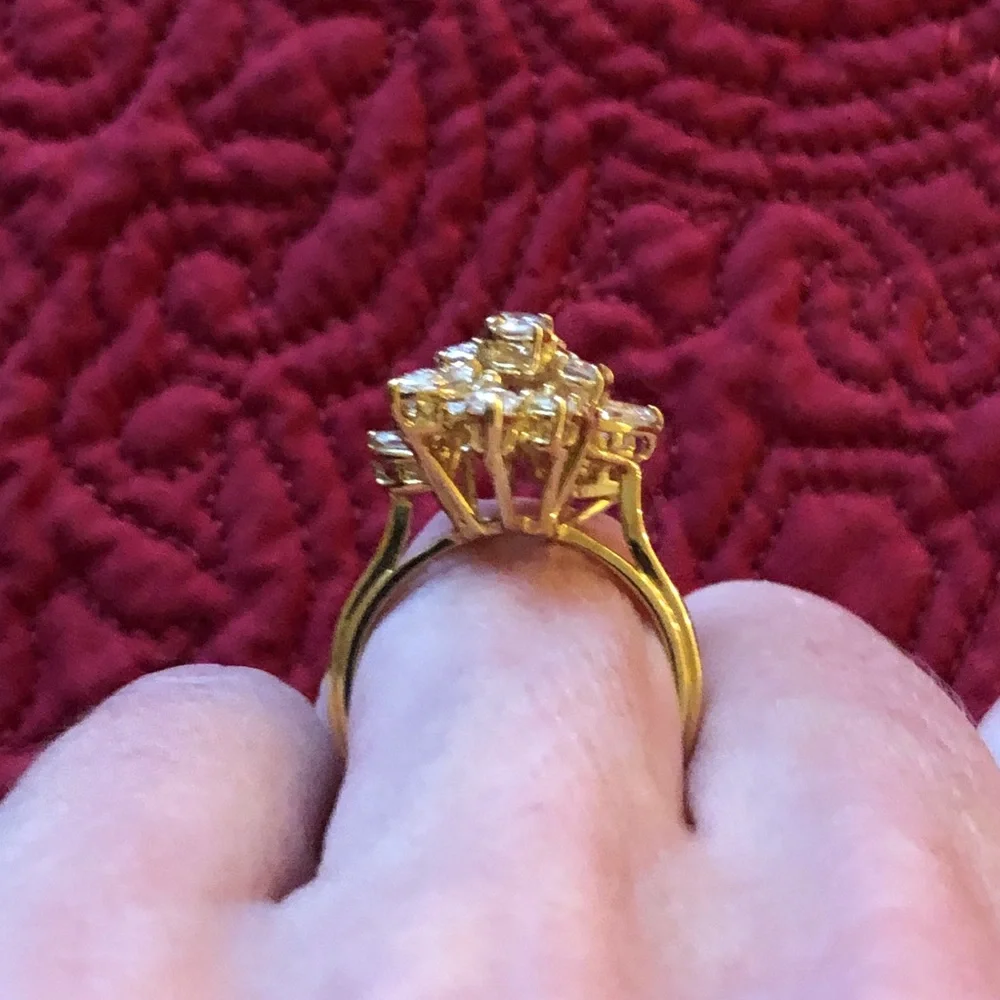 Vintage 18K Yellow Gold Diamond Cluster Cocktail Ring Around Size 6